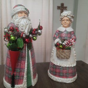 Brand New 20" Mrs. Claus with Poinsettia by Valerie Parr Hill